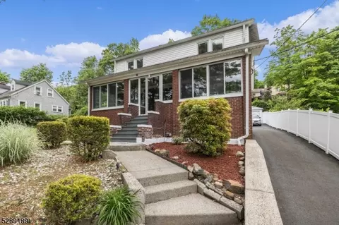 45 W Lindsley Rd, Cedar Grove, NJ 07009