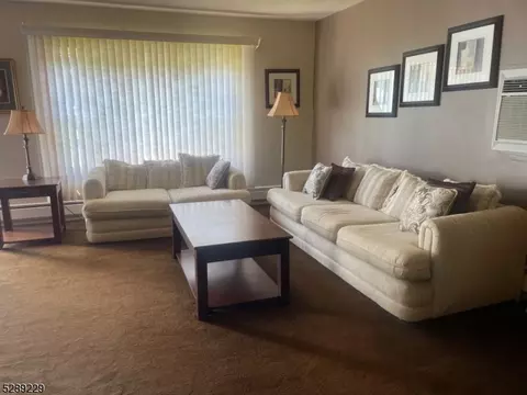 5 Lawrence Dr, Hackettstown, NJ 07840 photo 3