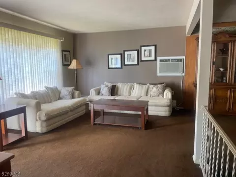 5 Lawrence Dr, Hackettstown, NJ 07840 photo 2