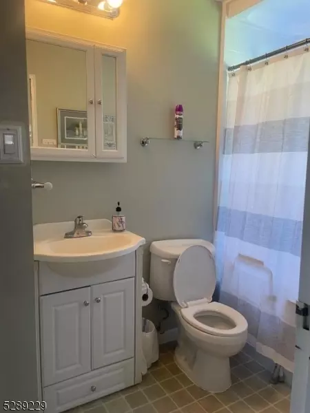 5 Lawrence Dr, Hackettstown, NJ 07840 photo 10
