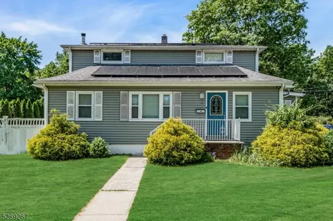 15 Willow Ave, Pequannock Twp, NJ 07440