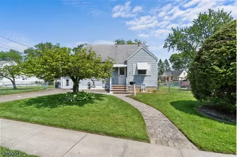 2 Sand Hill Ct, Little Ferry, NJ 07643