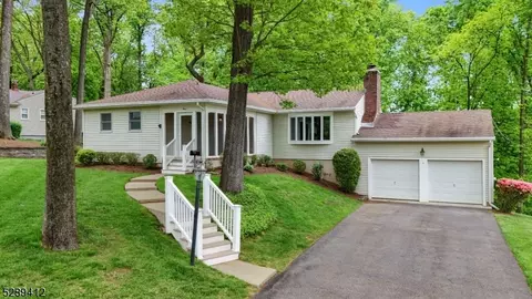 3 Northview Dr, Morris Plains, NJ 07950