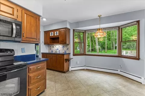 113 Hamilton Ave, Berkeley Heights, NJ 07922 photo 8
