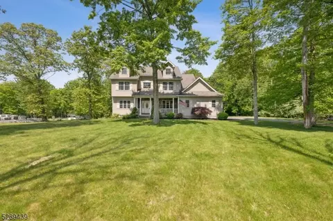 79 Walnut Valley Rd, Blairstown Twp, NJ 07832