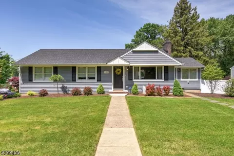 253 Linda Vista Ave, North Haledon, NJ 07508