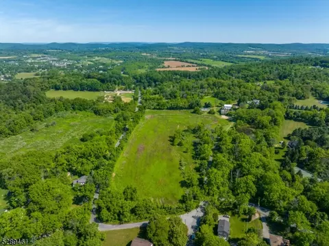 View/Area - 2 Dutch Hill Rd, Hampton, NJ 08827 photo 5 of 6