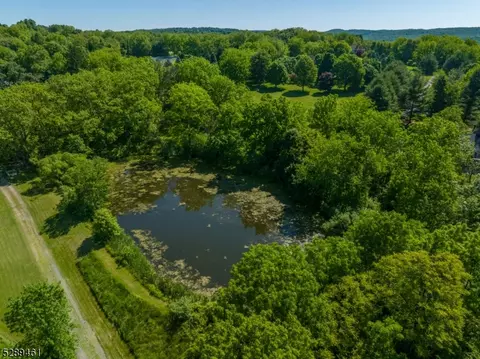 View/Area - 2 Dutch Hill Rd, Hampton, NJ 08827 photo 2 of 6