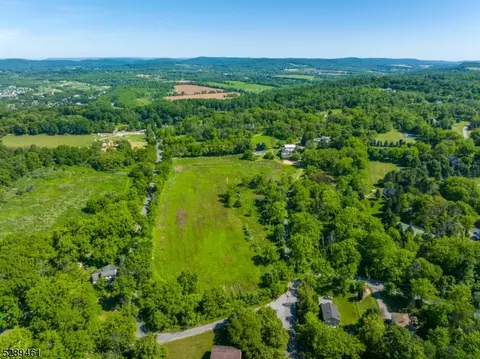View/Area - 2 Dutch Hill Rd, Hampton, NJ 08827 photo 3 of 6