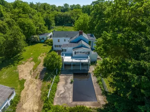 Exterior - 2 Dutch Hill Rd, Hampton, NJ 08827 photo 2 of 5