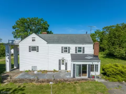 Exterior - 2 Dutch Hill Rd, Hampton, NJ 08827 photo 5 of 5