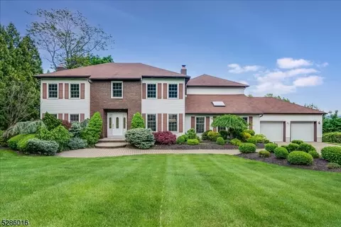 369 Goffle Hill Rd, Hawthorne, NJ 07506
