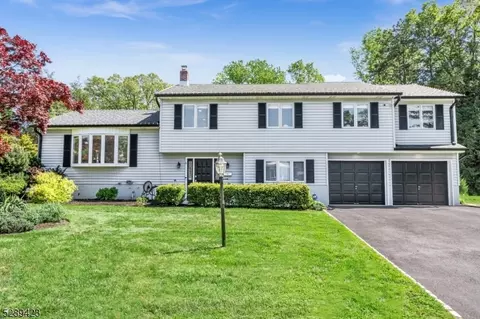26 Garvey Rd, Wayne, NJ 07470 photo 2