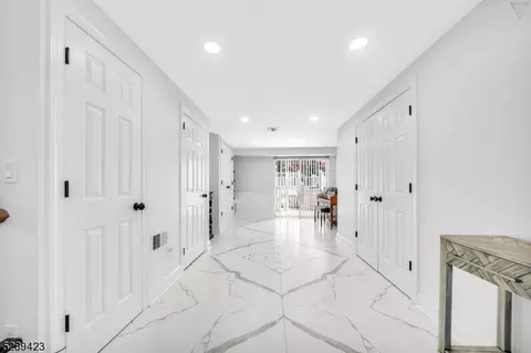 26 Garvey Rd, Wayne, NJ 07470 photo 6