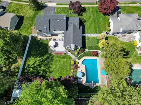 26 Garvey Rd, Wayne, NJ 07470 photo 3