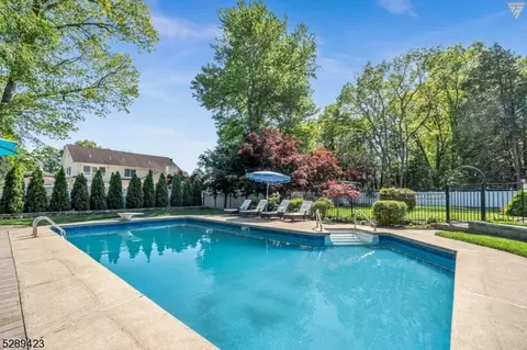 26 Garvey Rd, Wayne, NJ 07470 photo 5