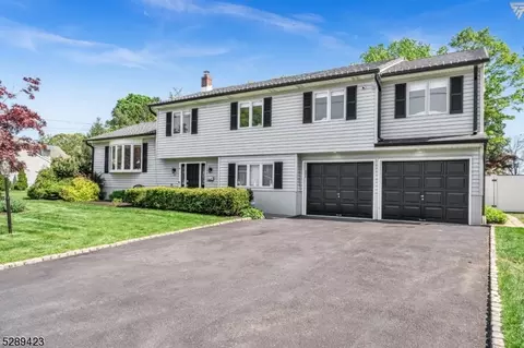 26 Garvey Rd, Wayne, NJ 07470