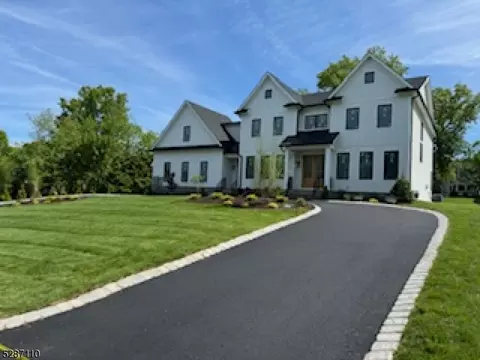 3 Split Rock Rd, Livingston, NJ 07039