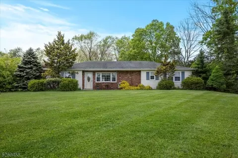 85 Hope Rd, Liberty, NJ 07838