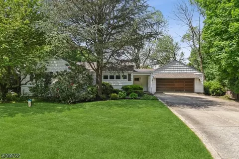 1562 Sussex Tpke, Randolph, NJ 07869