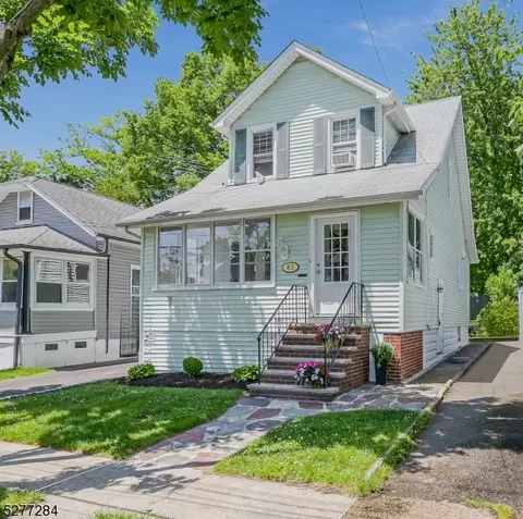 83 Hughes St, Maplewood, NJ 07040
