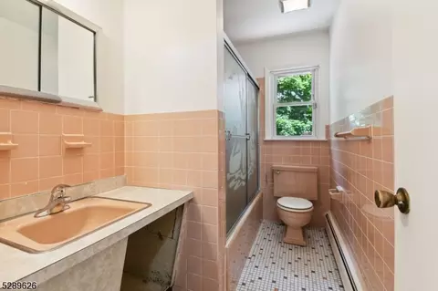 65 Kossuth Pl, Wayne, NJ 07470 photo 16