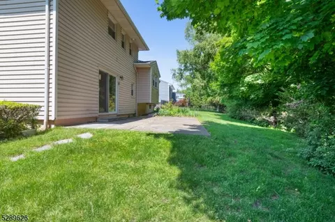 65 Kossuth Pl, Wayne, NJ 07470 photo 20