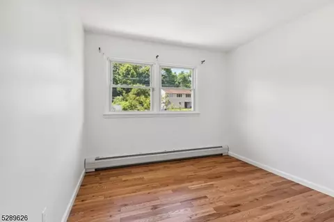 65 Kossuth Pl, Wayne, NJ 07470 photo 15