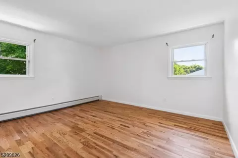 65 Kossuth Pl, Wayne, NJ 07470 photo 12