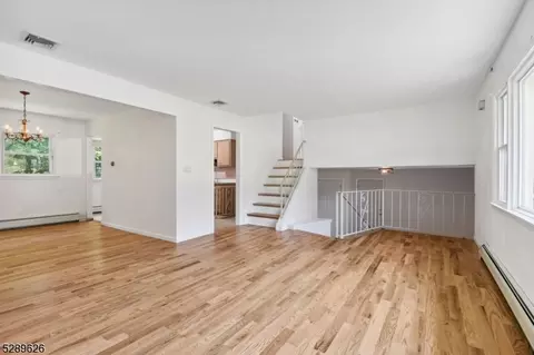 65 Kossuth Pl, Wayne, NJ 07470 photo 5