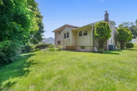65 Kossuth Pl, Wayne, NJ 07470 photo 19