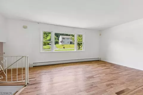 65 Kossuth Pl, Wayne, NJ 07470 photo 4