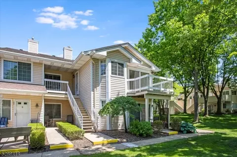 56 Foxwood Ct #56, Bedminster, NJ 07921