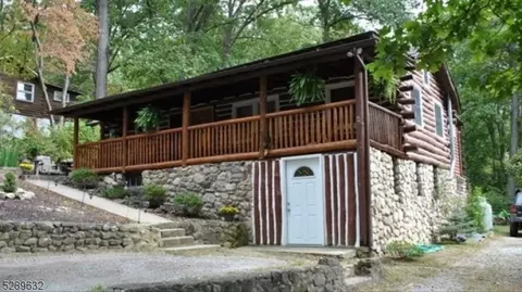 10 Ridge Rd, Sussex, NJ 07461
