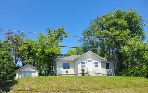 17 Hicks Ave, Newton, NJ 07860