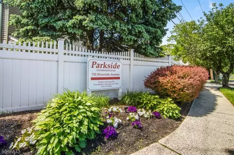 735 Riverside Ave #B12, Lyndhurst, NJ 07071