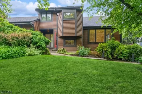 89 Aspen Dr, Bernards, NJ 07920