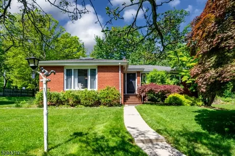 21 Lake Shore Dr S, Randolph, NJ 07869
