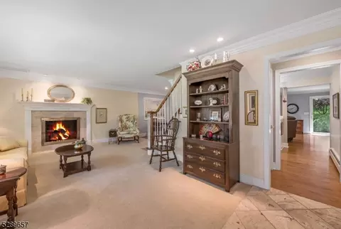 341 Pines Lake Dr, Wayne, NJ 07470 photo 3