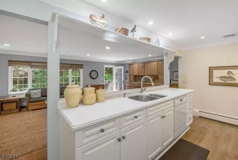 341 Pines Lake Dr, Wayne, NJ 07470 photo 14