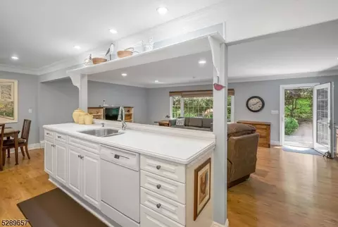 341 Pines Lake Dr, Wayne, NJ 07470 photo 16