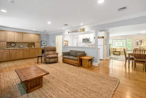 341 Pines Lake Dr, Wayne, NJ 07470 photo 20