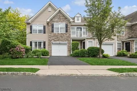 18 Battalion Dr, Basking Ridge, NJ 07920