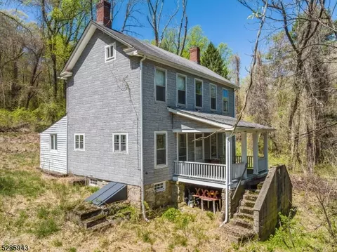 2 Spruce, Glen Gardner, NJ 08826
