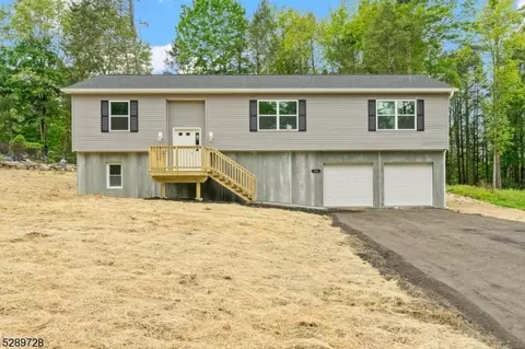 101 Armstrong Rd, Montague, NJ 07827