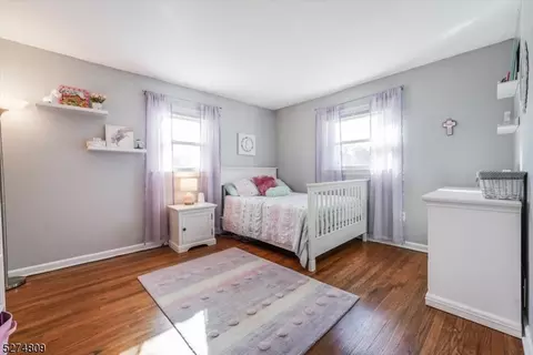 11 Green Knolls Rd, Morristown, NJ 07960