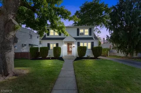 34 Stanley St, Clifton, NJ 07013