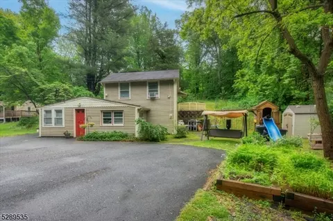 21 Greendale Rd, Newton, NJ 07860