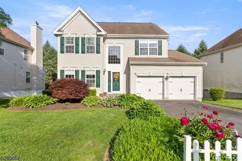 22 Wilmington Dr, Nutley, NJ 07110