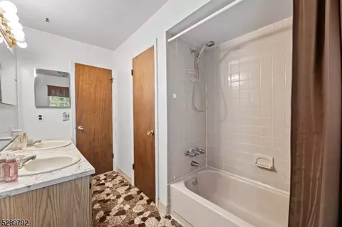 42 Reston Rd, Wayne, NJ 07470 photo 17